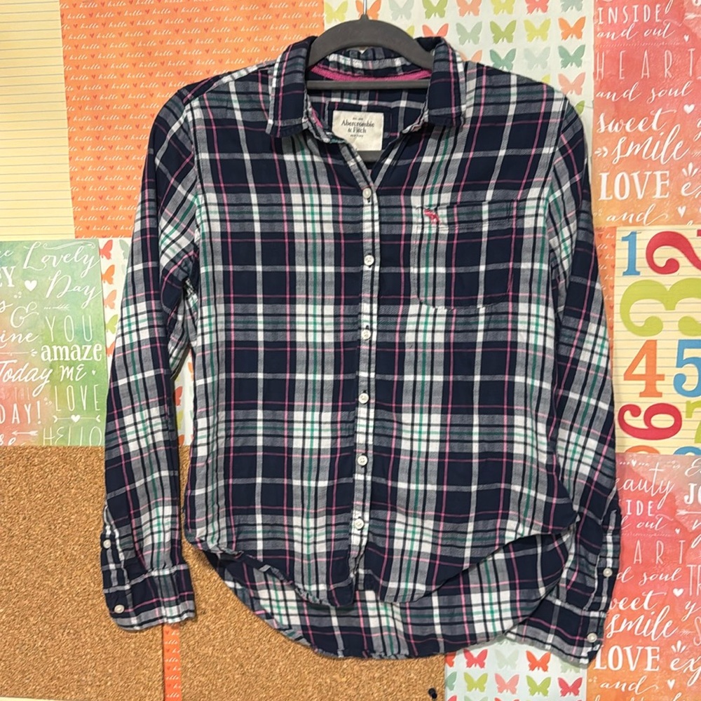 ⭐️Women’s Abercrombie & Fitch plaid shirt Small⭐️3/$25